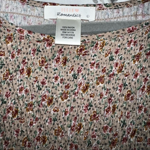 Like New long Sleeve Top - Picture 2 of 4